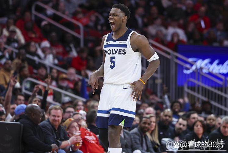 爱德华兹狂砍40分难救主 森林狼负于太阳